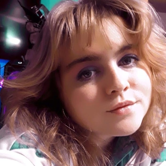 Meet your Posher, Kitty - Picture 1 of 1